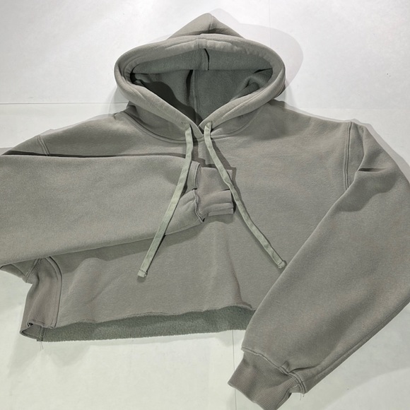 Tic Tok large cropped slate gray hoodie hooded sweatshirt winter gym workout - Picture 1 of 6